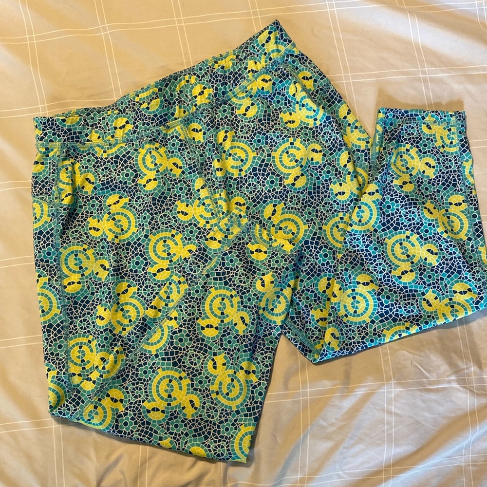 Cute Disney Athletic Capri Pants Mosaic Pattern XL